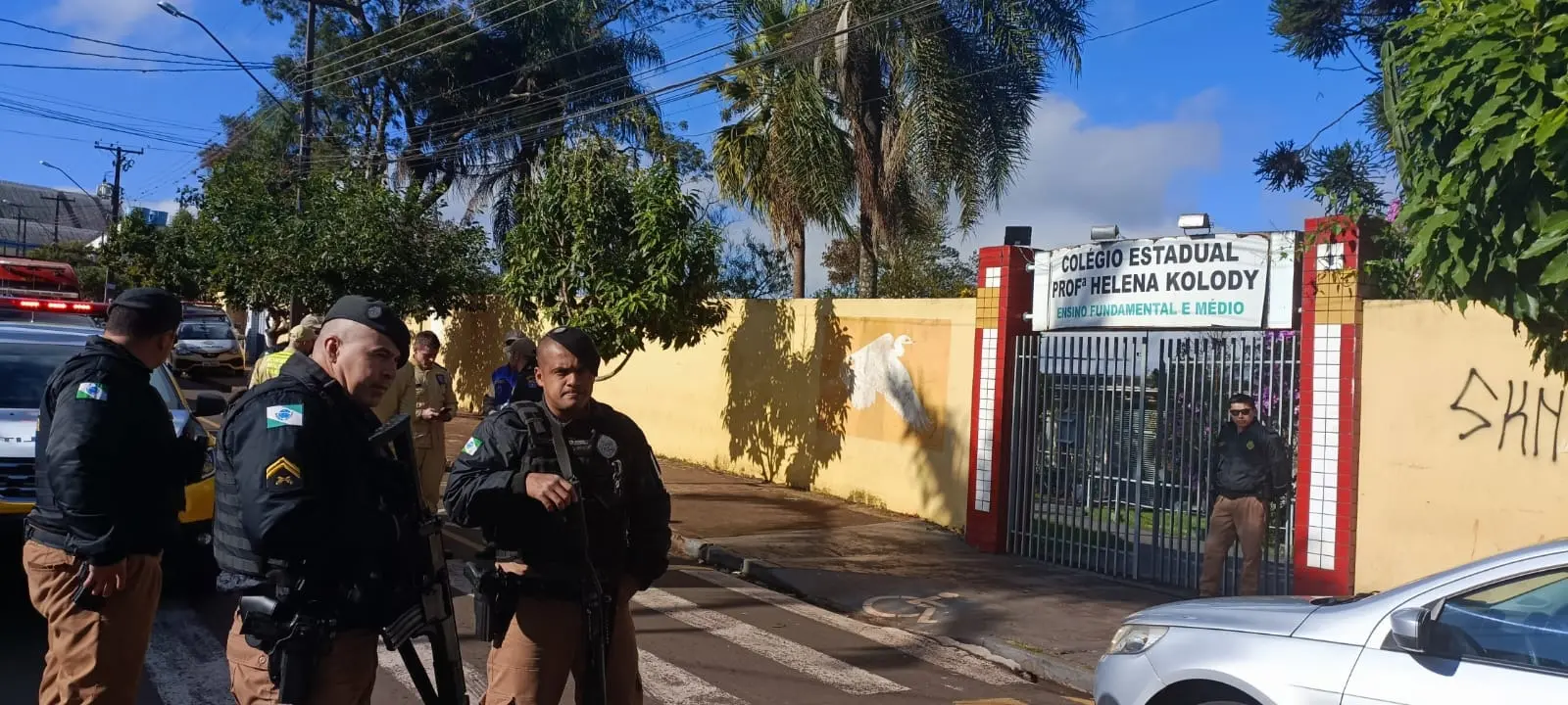 Ex-aluno mata jovem em ataque à escola no Paraná