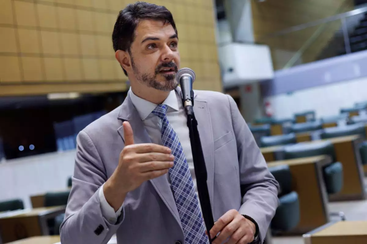 Após decisão do TSE, Ortiz Júnior retorna ao cargo de Deputado Estadual