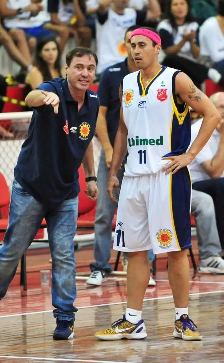 O RETORNO: São José Basketball anuncia contratação de Régis Marrelli