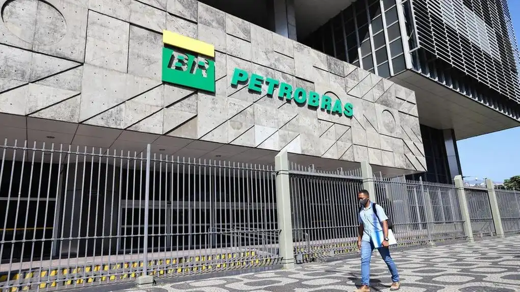 Petrobras abre concurso público com salário inicial de R$ 5.878,82 e vagas em São José