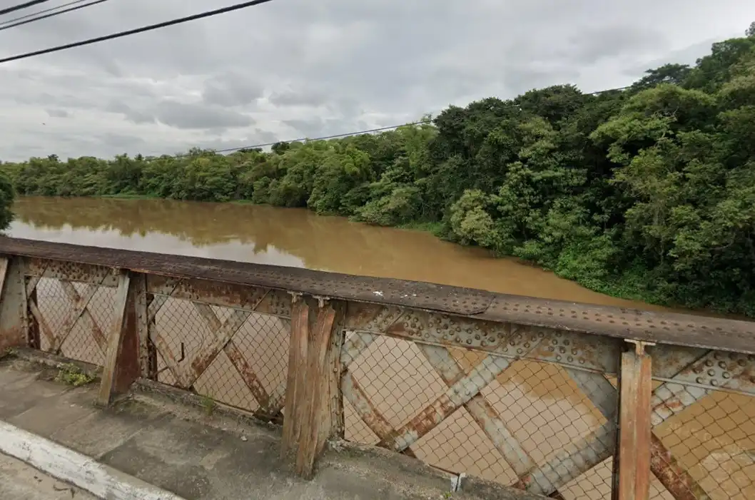 Corpo em decomposição é encontrado no Rio Paraíba em Cachoeira Paulista
