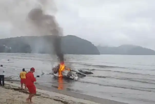 Primeira morte é confirmada em queda de avião em Ubatuba