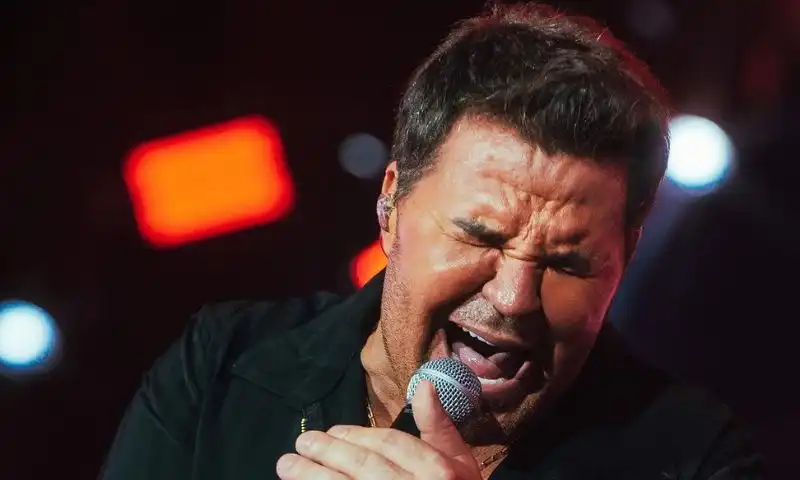 Sertanejo Eduardo Costa anunciou novidade em live