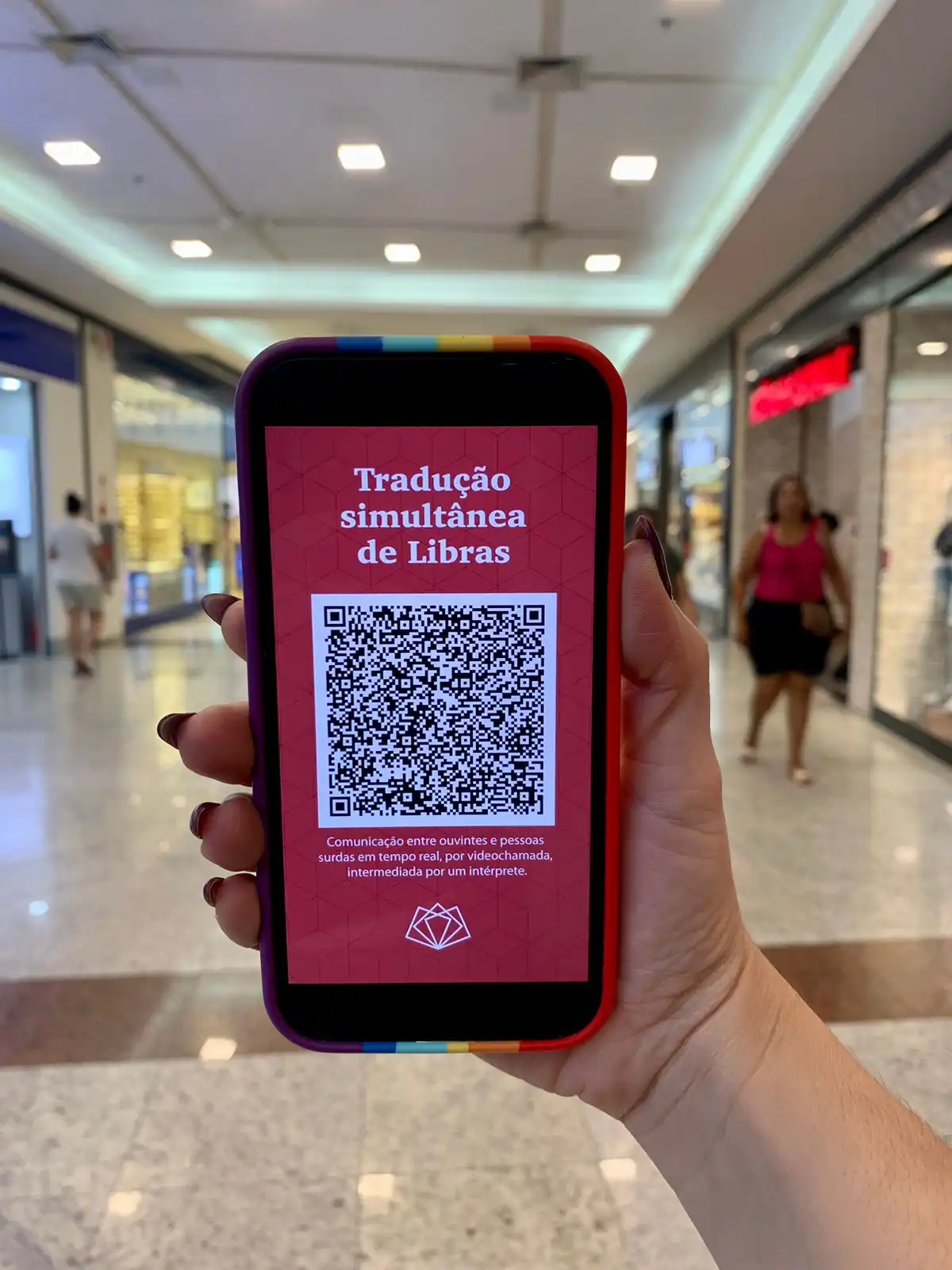 Vale Sul inaugura tecnologia para atender clientes em Libras
