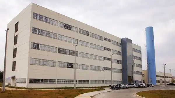 Etecs e Fatecs de 8 cidades do Vale estão em greve