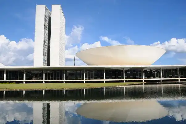 Câmara aprova projeto que recria a cobrança do seguro para vítimas de trânsito