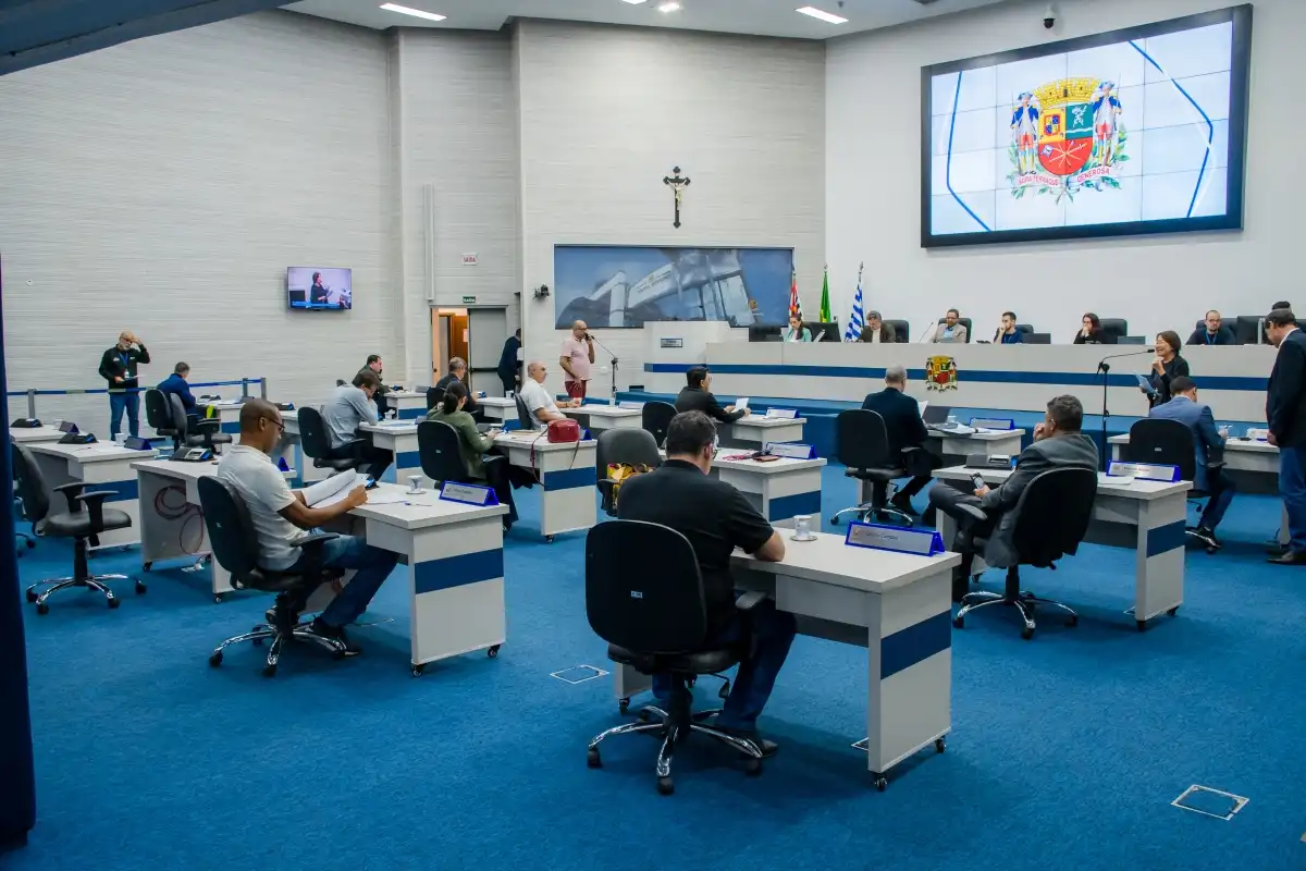 Vereadores da base aliada barram sete requerimentos da oposição em São José