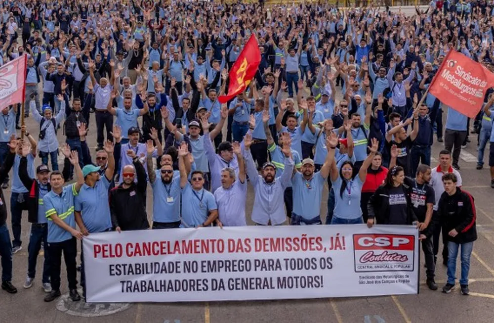Sindicato dos metalúrgicos exige reversão de demissões na GM