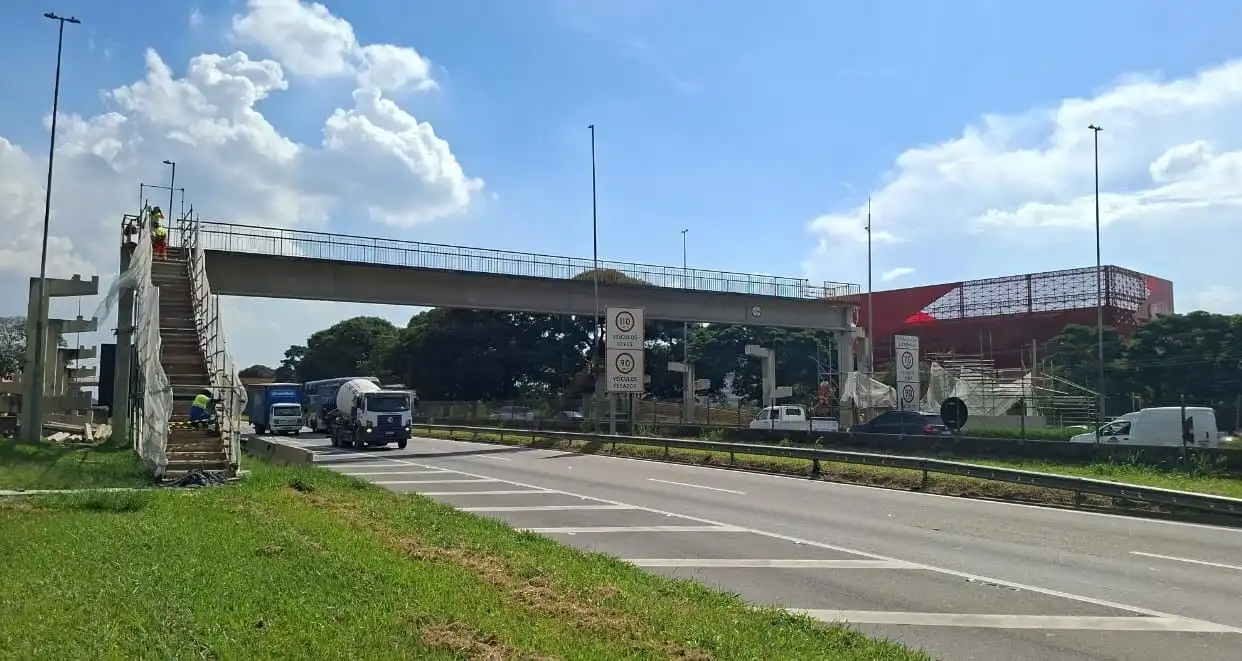 Obras provocam desvios e interdições na Dutra em Caçapava nesta quarta (18)