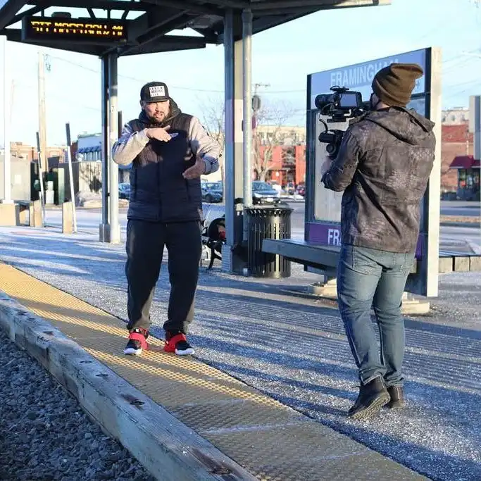 Homenagem às Mulheres em clima de rap na Periferia conexão com Boston