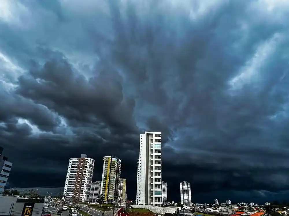 Inmet emite alerta para chuvas intensas, ventos de até 60KM/H e queda de temperaturas na RMVale