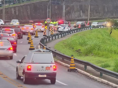 <strong></noscript>Avenida João Marson, na Vila Industrial, é liberada após 15 dias de interdição </strong>