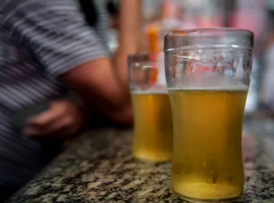 <strong></noscript>O beber entre adolescentes e a responsabilidade criminal e civil dos pais, responsáveis e demais pessoas adultas</strong>