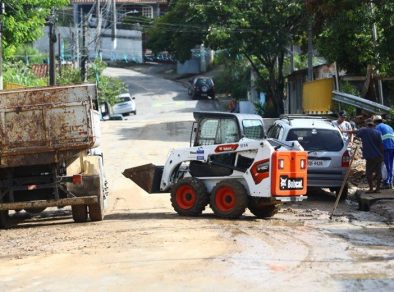 Famílias de São José dos Campos atingidas pelas chuvas do fim de semana recebem apoio da prefeitura  