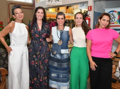 Por Elas