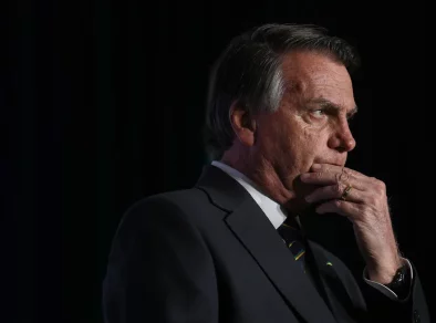 <strong></noscript>Bolsonaro recebeu pessoalmente o segundo pacote com joias sauditas</strong>