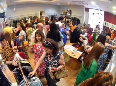 Conexão Solidária realiza no CenterVale Shopping desfile e bazar beneficente 