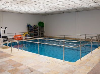 Revitalização de piscina marca 20 anos da Clínica de Fisioterapia da UNITAU