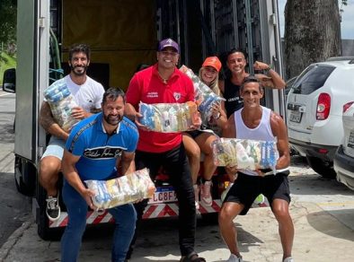 Aloísio Chulapa, Marcelo Pavão e outros ex-jogadores arrecadam duas toneladas de alimentos para Litoral Norte em campanha