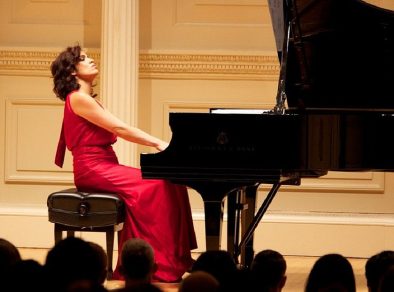 Pianista Simone Leitão faz turnê na Europa, serão 9 concertos em 6 países