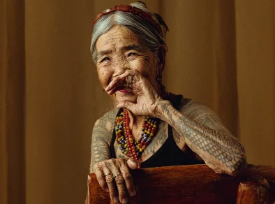 Tatuadora indígena de 106 anos é a mulher mais velha a estampar capa da Vogue