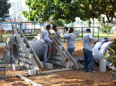 Espaços caninos serão instalados em 5 praças de São José