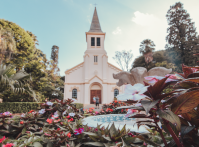 Vicentina Aranha apresenta homenagem no Dia das Mães