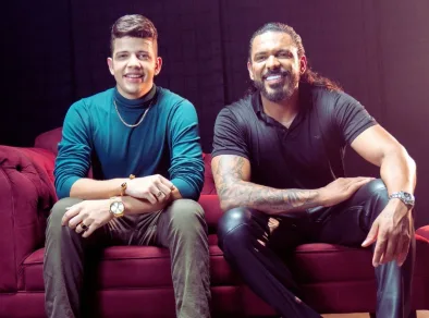 Thales Lessa lança videoclipe da nova versão de “Cadê Seu Namorado Moça” em parceria com o cantor Nadson