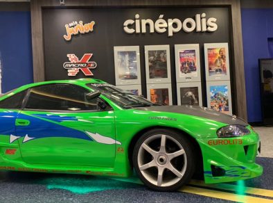 Réplica do carro de Velozes e Furiosos está em exposição em shopping de São José