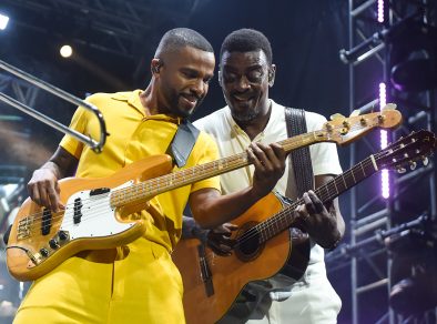 Seu Jorge e Alexandre Pires farão show “Irmãos” na Farma Conde Arena, dia 7 de junho