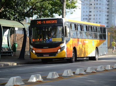 Três novos ônibus aumentam frota de transporte público em São José