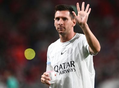 Técnico do PSG anuncia que Messi fará último jogo pelo clube no próximo sábado (03)