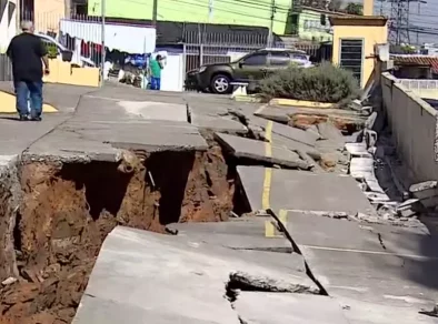 Muro de prédio na Zona Central de São José desaba e estacionamento se “parte ao meio”