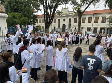 Estudantes de medicina fazem manifestação terça-feira (18), em Taubaté