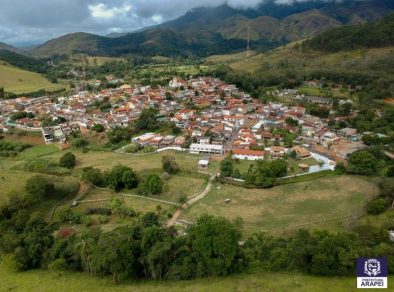 Duas cidades do Vale têm mais eleitores do que moradores