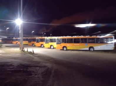 Motoristas de ônibus fazem paralização em São José