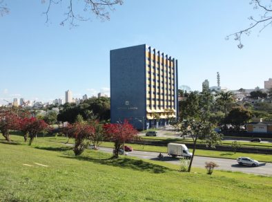 São José abre concurso público para 7 cargos com salários de até R$ 7.874,77