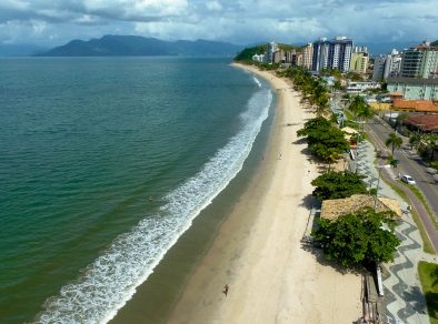 Homem morre após se afogar na praia Martim de Sá, em Caraguatatuba