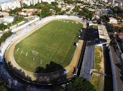 Jogo beneficente reúne grandes nomes do esporte em Taubaté