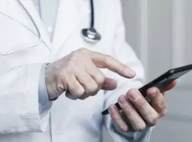 Conselho Federal de Medicina libera “antes e depois” e novas regras nas redes sociais