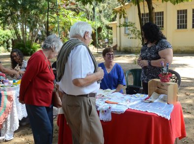 Casa do Idoso em São José promove exposição de bordados