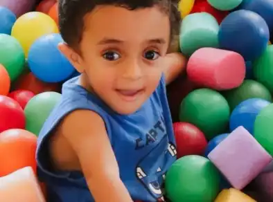 Tampinhas que salvam vidas: ação solidária auxilia a custear tratamento de menino com doença rara