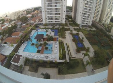 Homem de 35 anos morre afogado em piscina de prédio na Zona Oeste