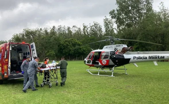 Helicóptero Águia da PM resgata criança após atropelamento de moto