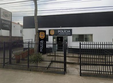 Polícia encontra homem morto dentro do carro em estacionamento de Lorena