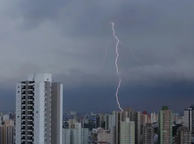 Fortes chuvas devem acontecer entre quinta e sábado, alerta Defesa Civil