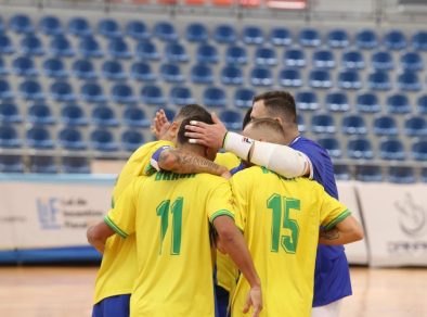 Seleção Brasil enfrenta a Suécia nas quartas do Mundial de Futsal de Surdos