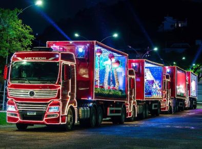 Caravana de Natal da Coca Cola acontece na sexta (17) em 31 ruas da cidade