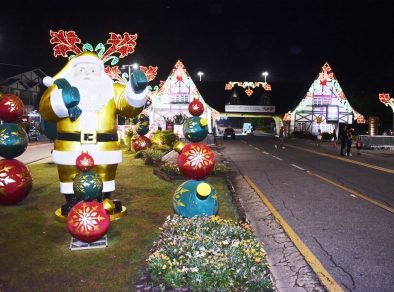 Desfiles da locomotiva ‘Maria Fumaça” encantam o Natal em Campos do Jordão 