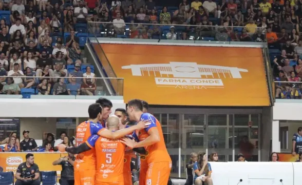 Vôlei São José vence a sétima seguida e mantém a liderança da Superliga